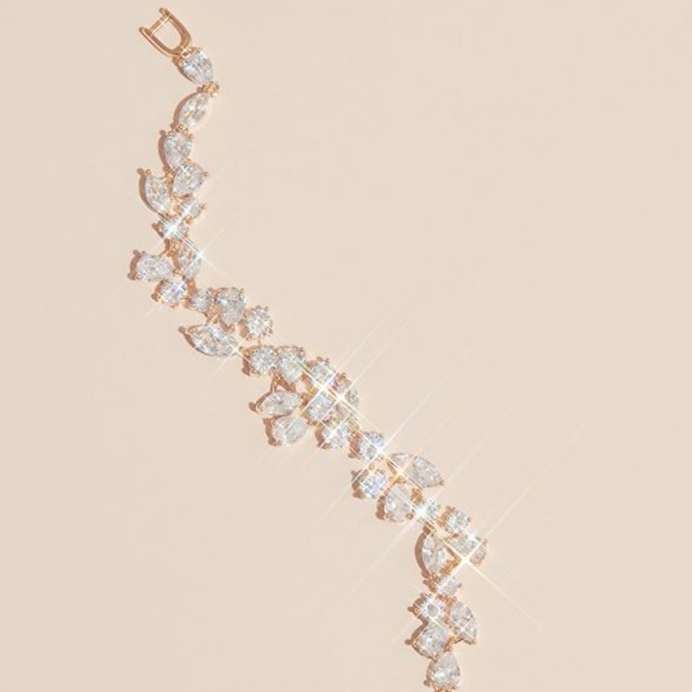 Scattered Cubic Zirconia Petals Bracelet